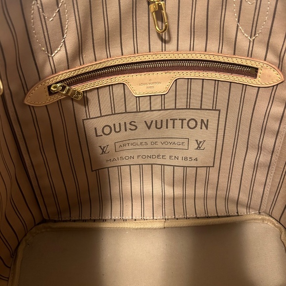 LV Neverfull MM - Picture 3 of 11